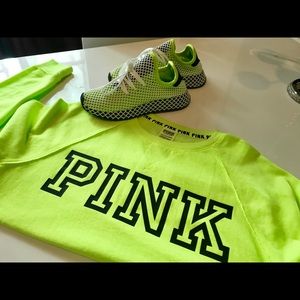 💚Pink /Adidas workout crop and sneakers 💚